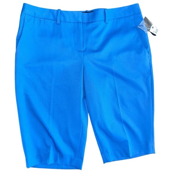 Harvé‎ Benard NWT Blue Golf Bermuda Shorts Women’s Size 8 Stretch Flat Front - Picture 1 of 6